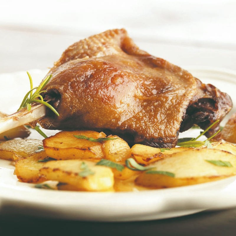 Le Confit de Canard aux Pommes Salardaises
